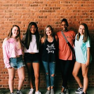 Meet your Posher, Chloe